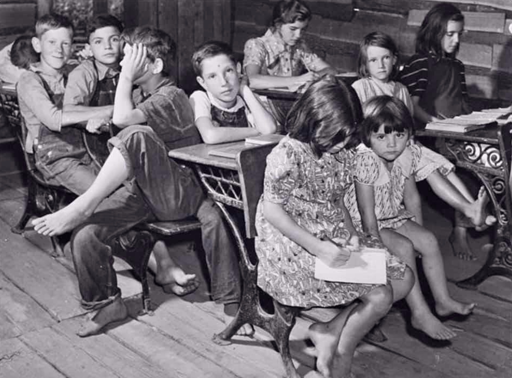 Crowded one room schoolhouse in Breathitt County, KY, 1940. 